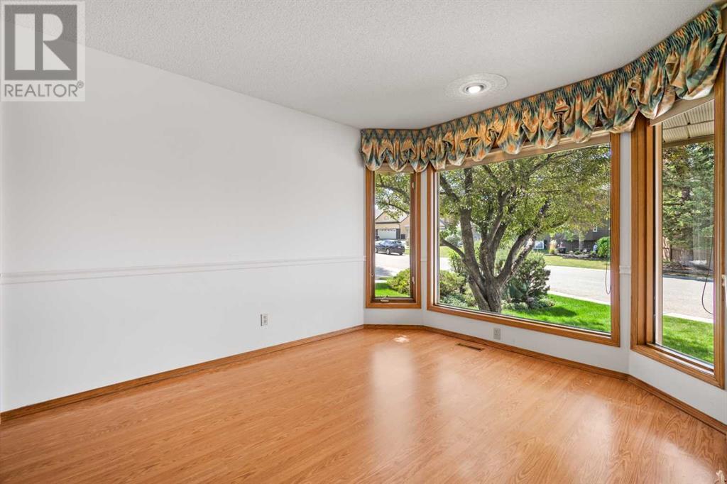 Single Family House Bungalow for Sale in  Shawnee Gardens SW Shawnee Slopes Calgary 