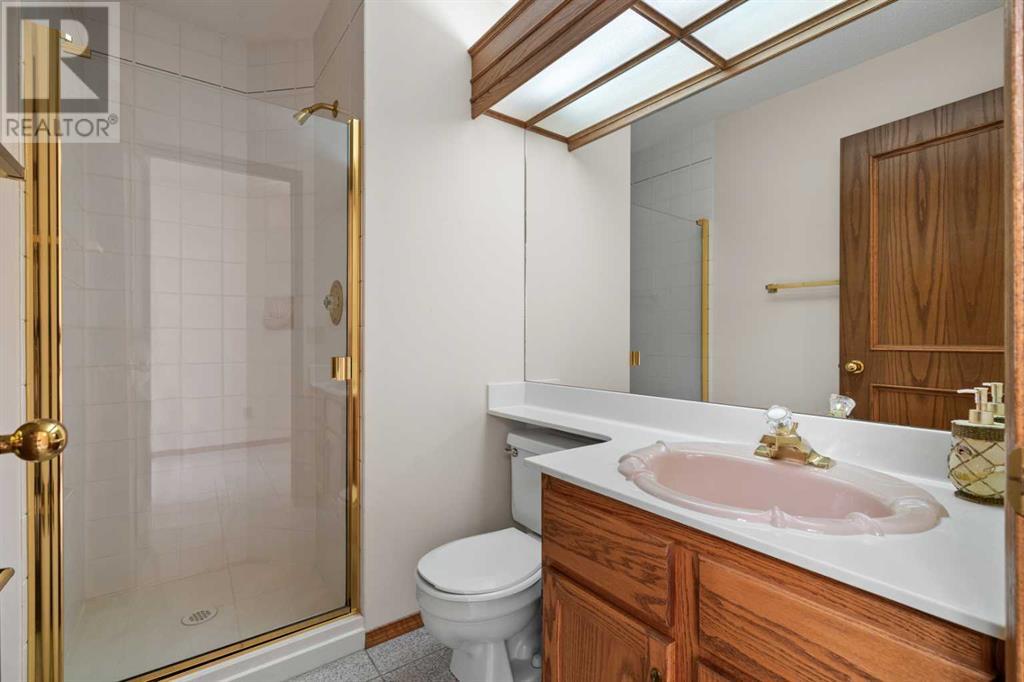 Single Family House Bungalow for Sale in  Shawnee Gardens SW Shawnee Slopes Calgary 