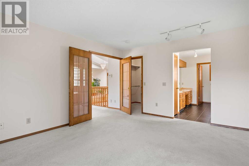 Single Family House Bungalow for Sale in  Shawnee Gardens SW Shawnee Slopes Calgary 