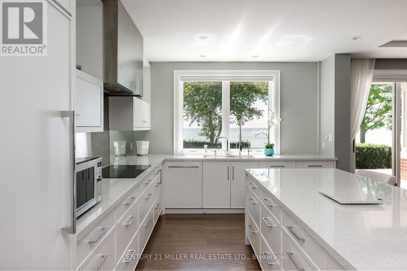 Photo 12 of 6 Chartwell Road, Oakville ON