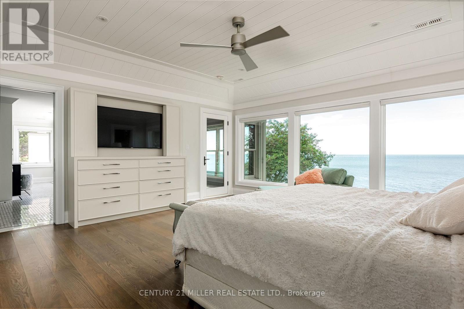 Photo 1 of 6 Chartwell Road, Oakville ON