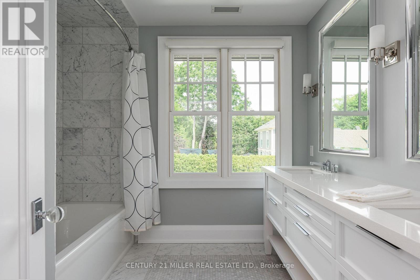 Photo 29 of 6 Chartwell Road, Oakville ON