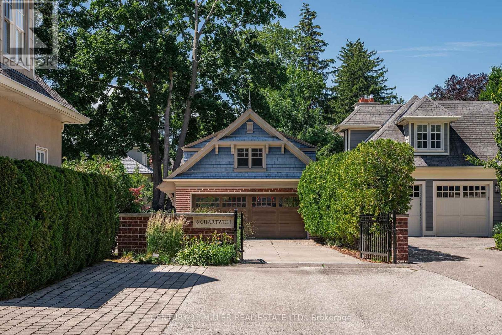 Photo 4 of 6 Chartwell Road, Oakville ON
