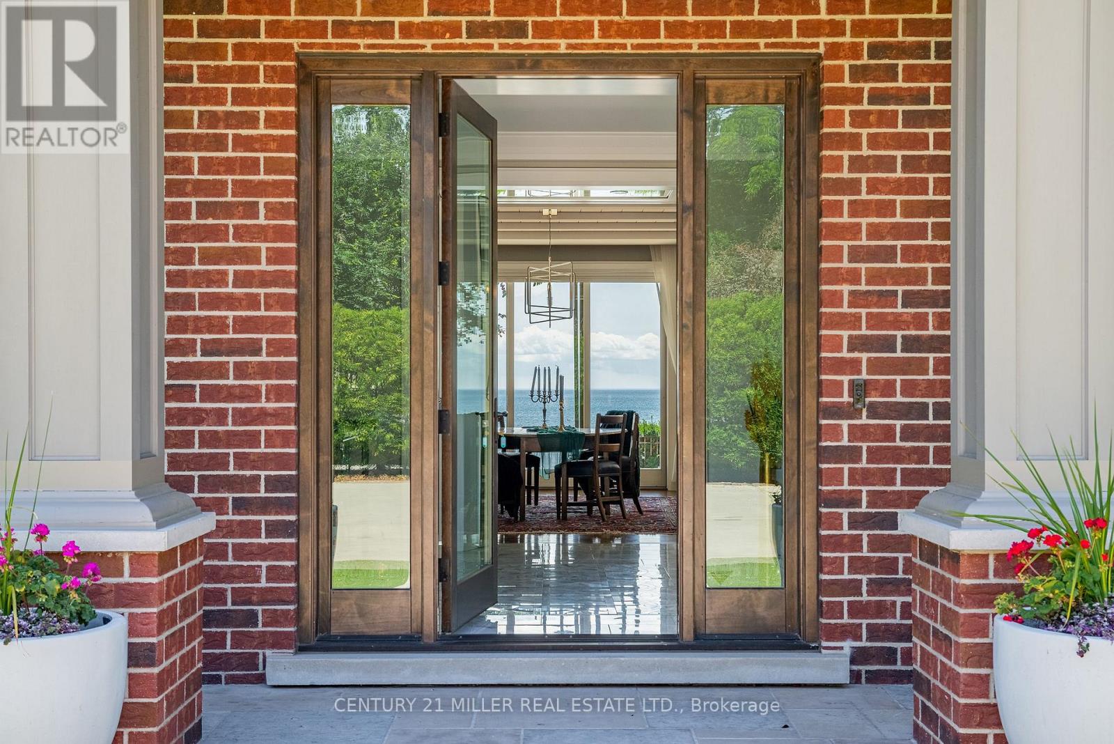 Photo 13 of 6 Chartwell Road, Oakville ON