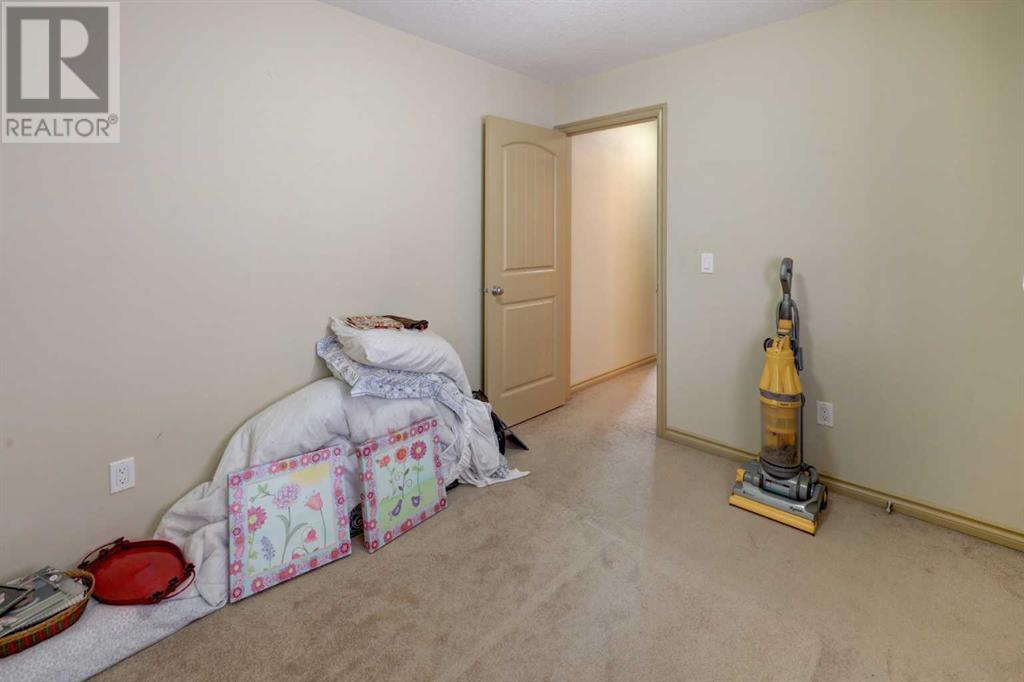Single Family House for Sale in  Kinlea Link NW Kincora Calgary 