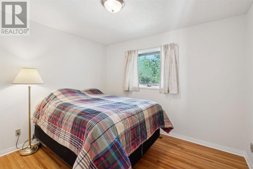 Single Family House for Sale in  Strathlorne Crescent SW Strathcona Park Calgary 