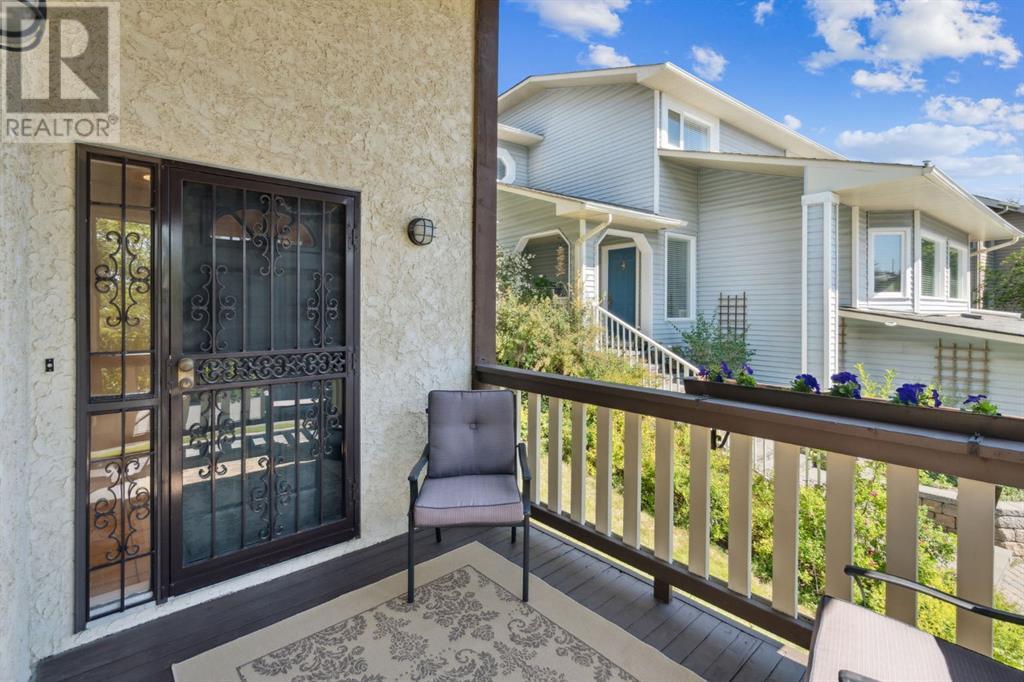 Single Family House for Sale in  Strathlorne Crescent SW Strathcona Park Calgary 