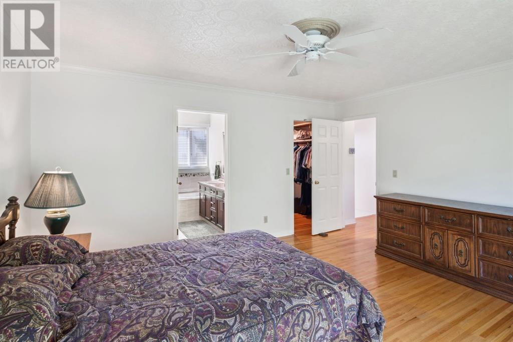 Single Family House for Sale in  Strathlorne Crescent SW Strathcona Park Calgary 