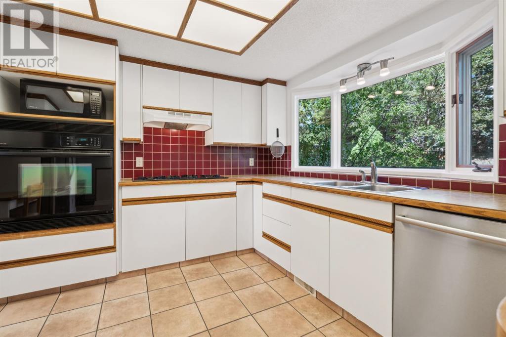 Single Family House for Sale in  Strathlorne Crescent SW Strathcona Park Calgary 