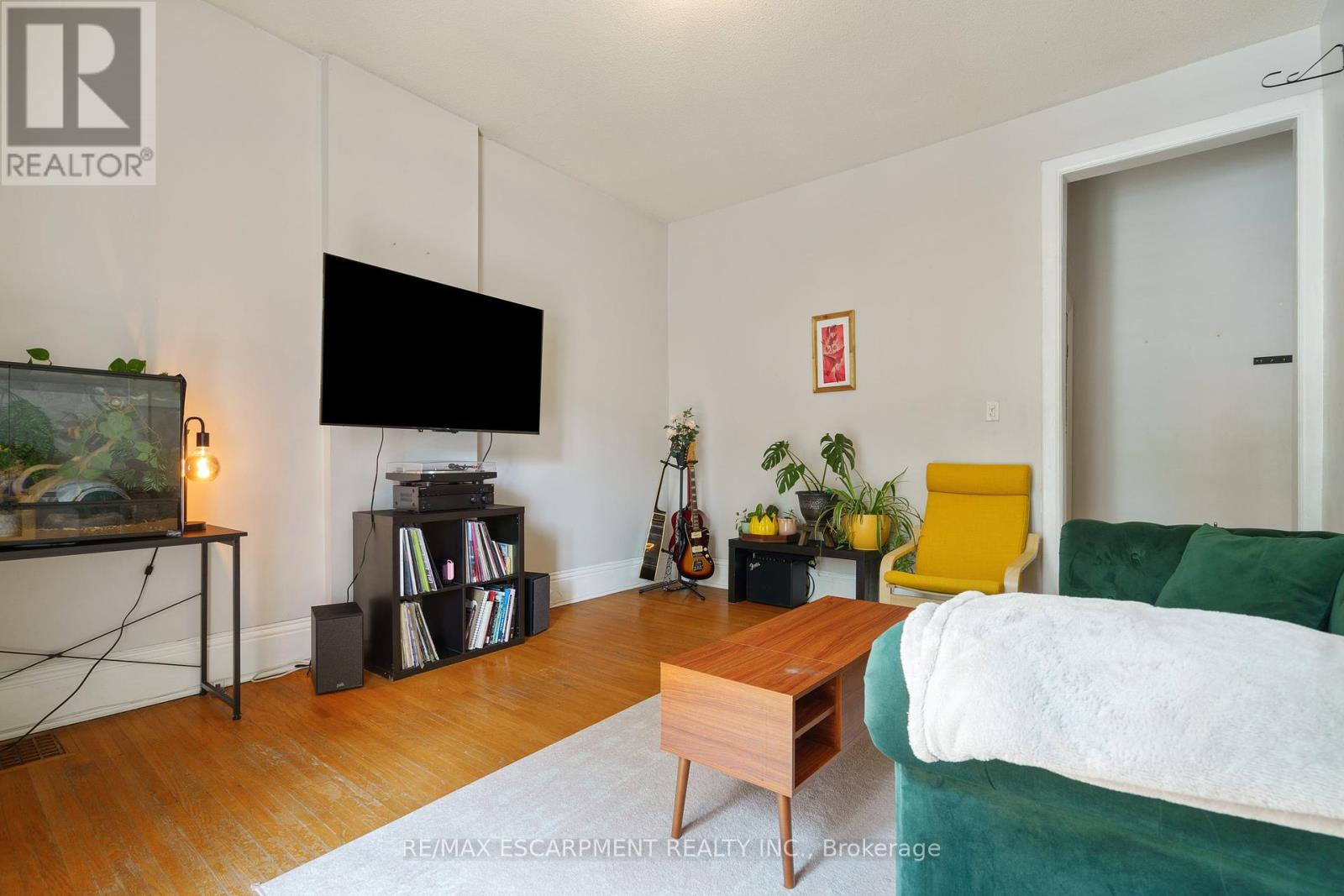 Photo 10 of 275 Cumberland Avenue, Hamilton ON
