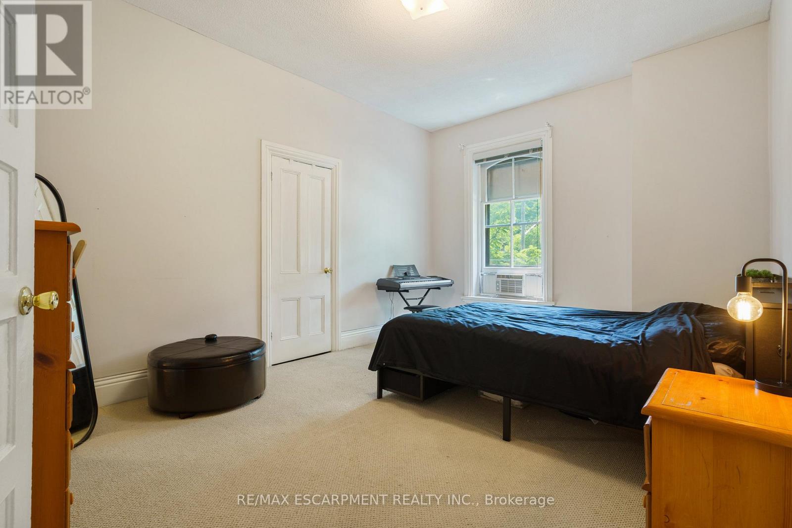 Photo 13 of 275 Cumberland Avenue, Hamilton ON