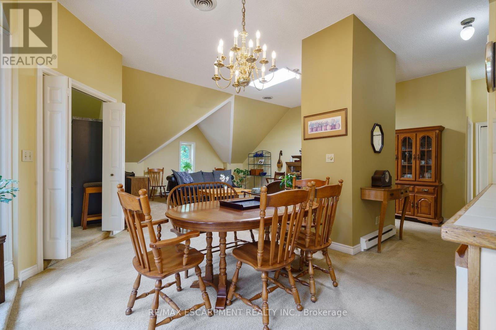 Photo 18 of 275 Cumberland Avenue, Hamilton ON