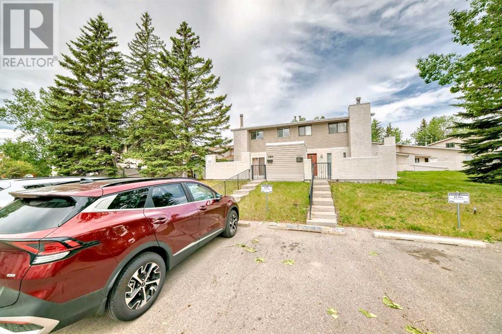 Single Family House for Sale in   Varsity Drive NW Varsity Calgary 