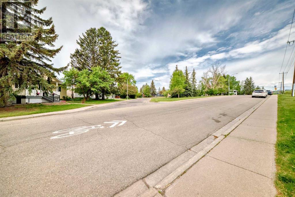 Single Family House for Sale in   Varsity Drive NW Varsity Calgary 