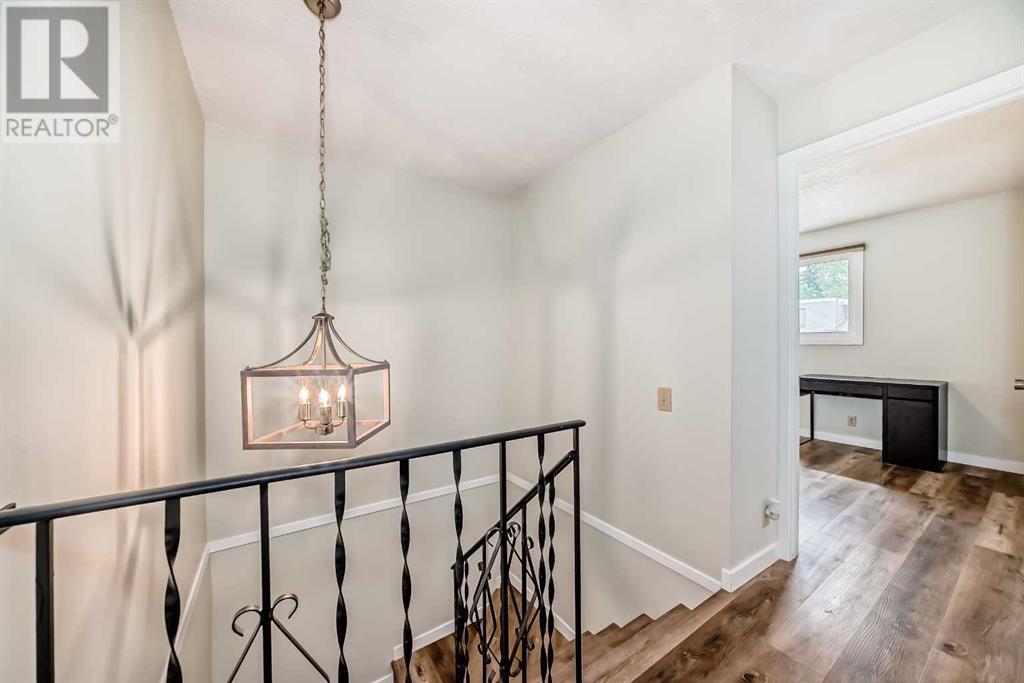 Single Family House for Sale in   Varsity Drive NW Varsity Calgary 