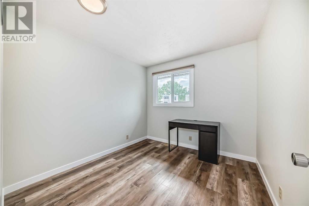 Single Family House for Sale in   Varsity Drive NW Varsity Calgary 
