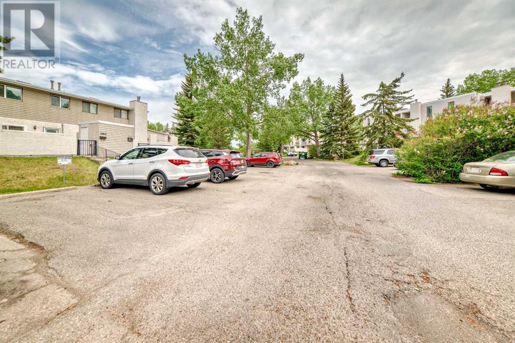 Single Family House for Sale in   Varsity Drive NW Varsity Calgary 