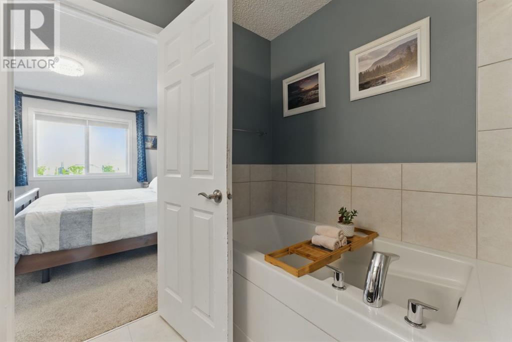Single Family House for Sale in  Auburn Crest Way SE Auburn Bay Calgary 