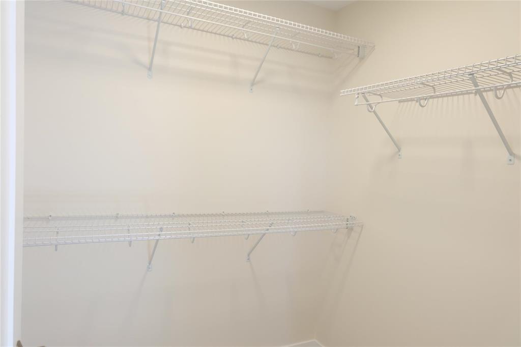 Photo 23 of 53 Gullane Street, Niverville MB