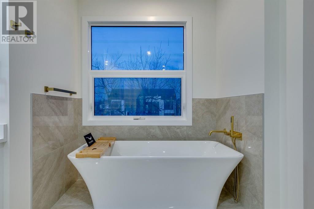 Single Family House for Sale in   Street SW Killarney/Glengarry Calgary 
