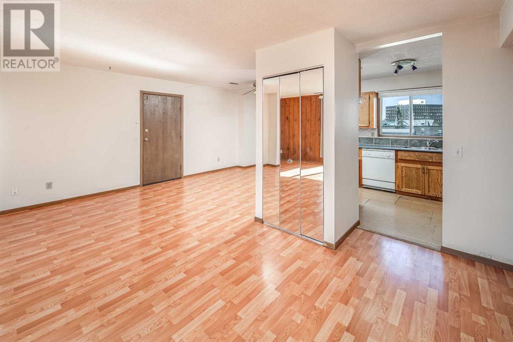 Single Family House for Sale in    Street NW St Andrews Heights Calgary 