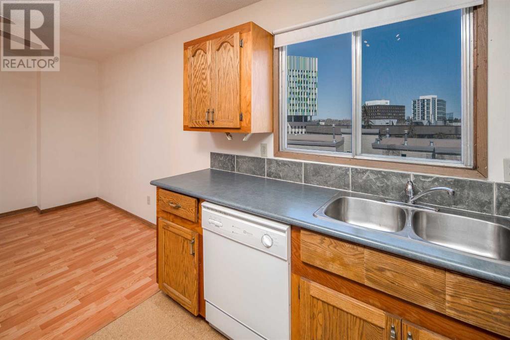 Single Family House for Sale in    Street NW St Andrews Heights Calgary 