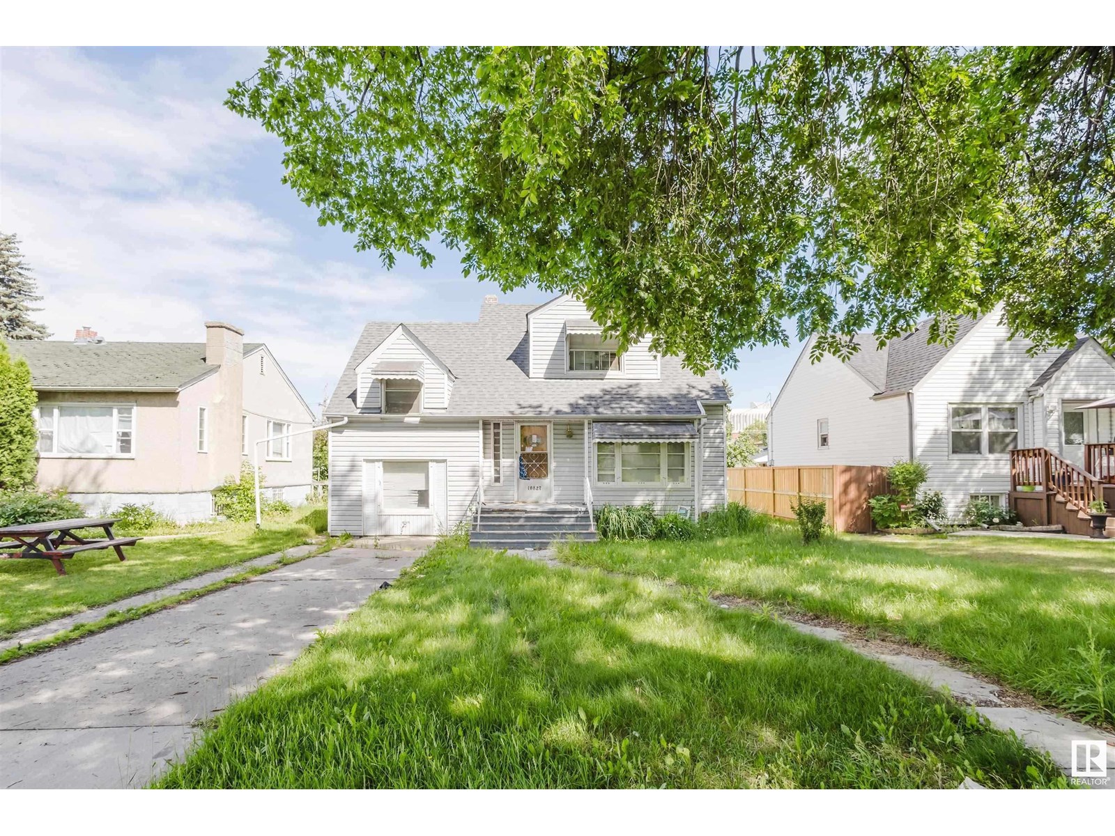 Photo 5 of 10827 111 St Nw, Edmonton AB