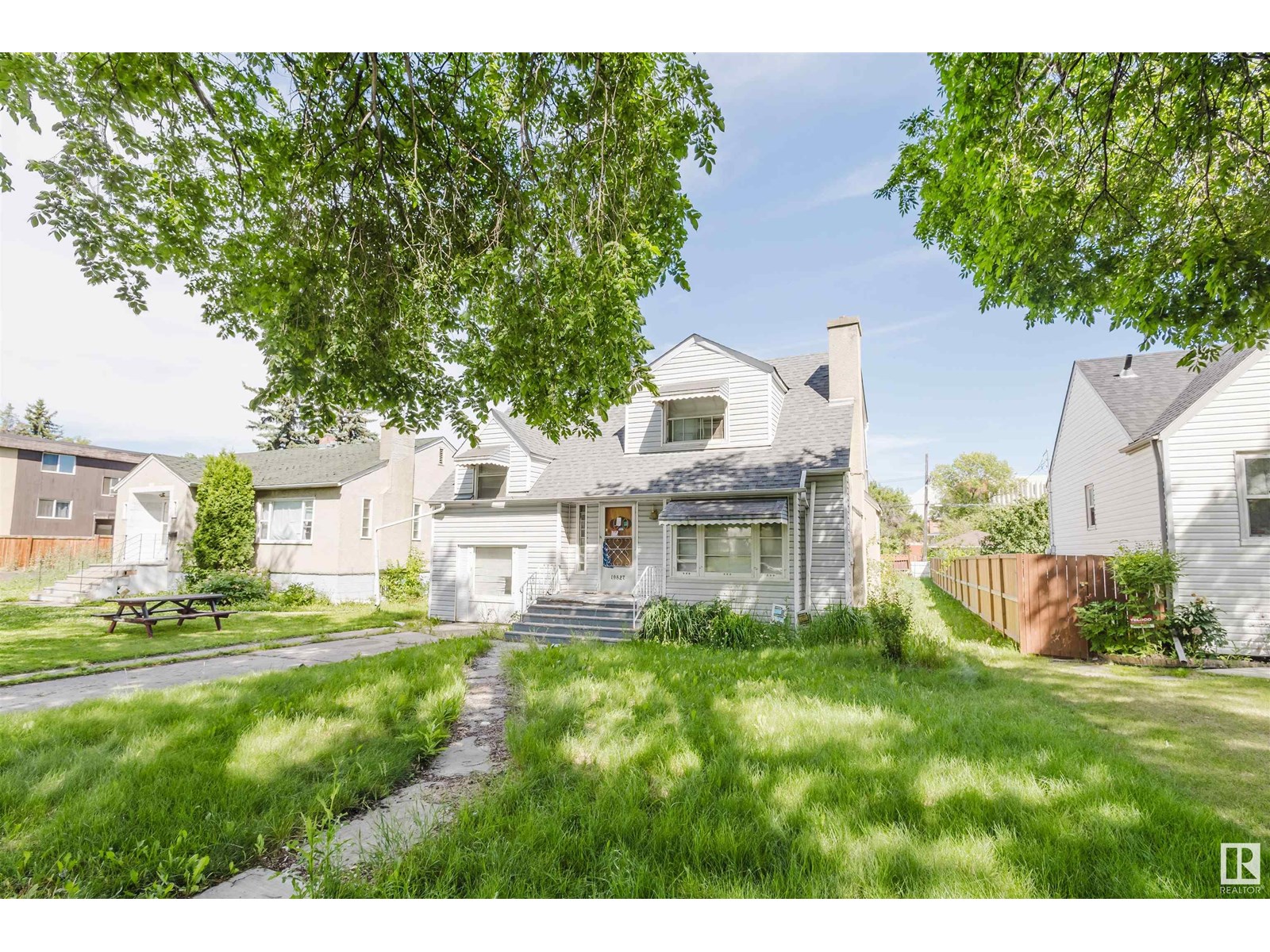 Photo 7 of 10827 111 St Nw, Edmonton AB