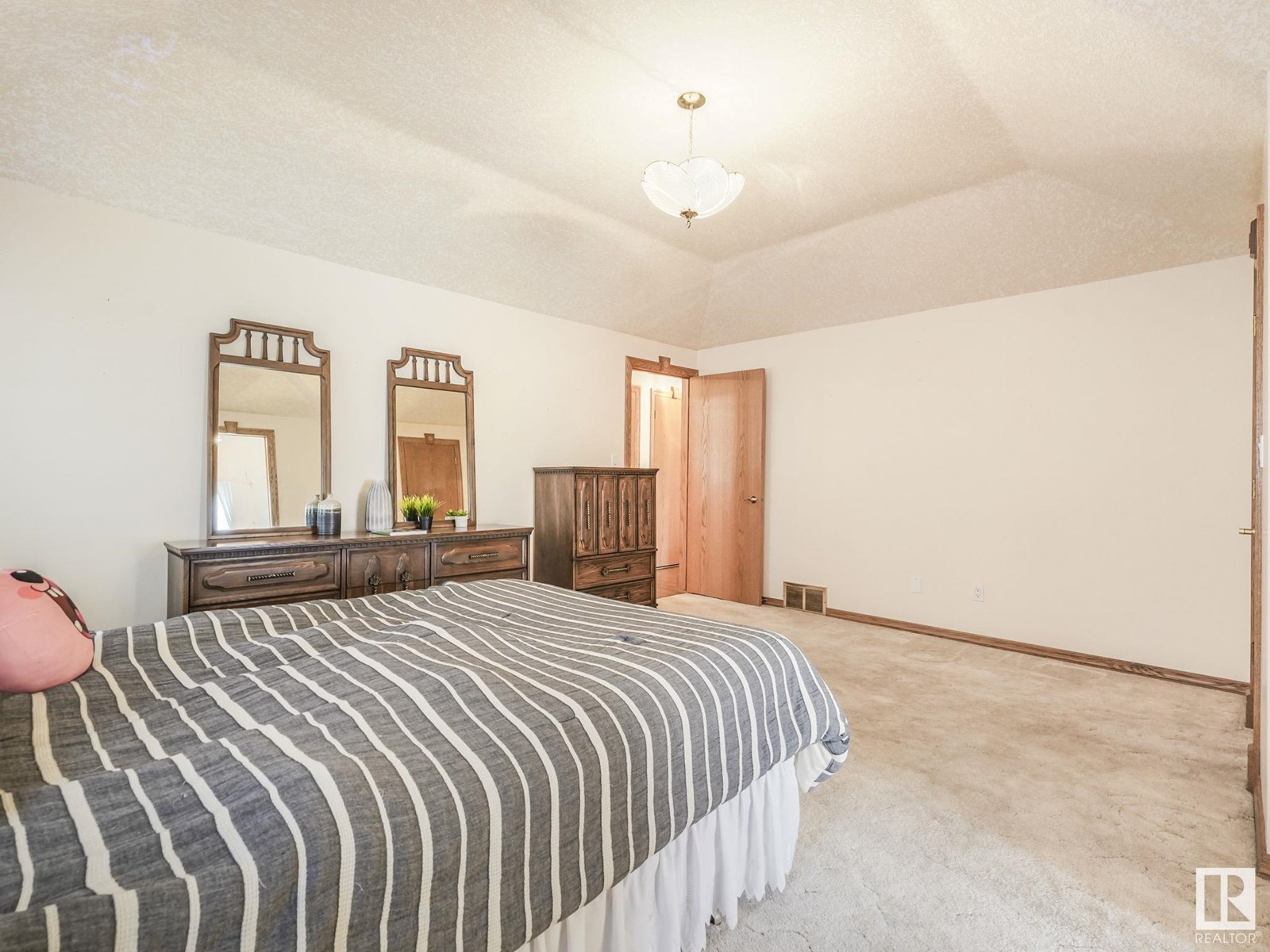 Photo 56 of 1820 Bearspaw Dr W Nw, Edmonton AB