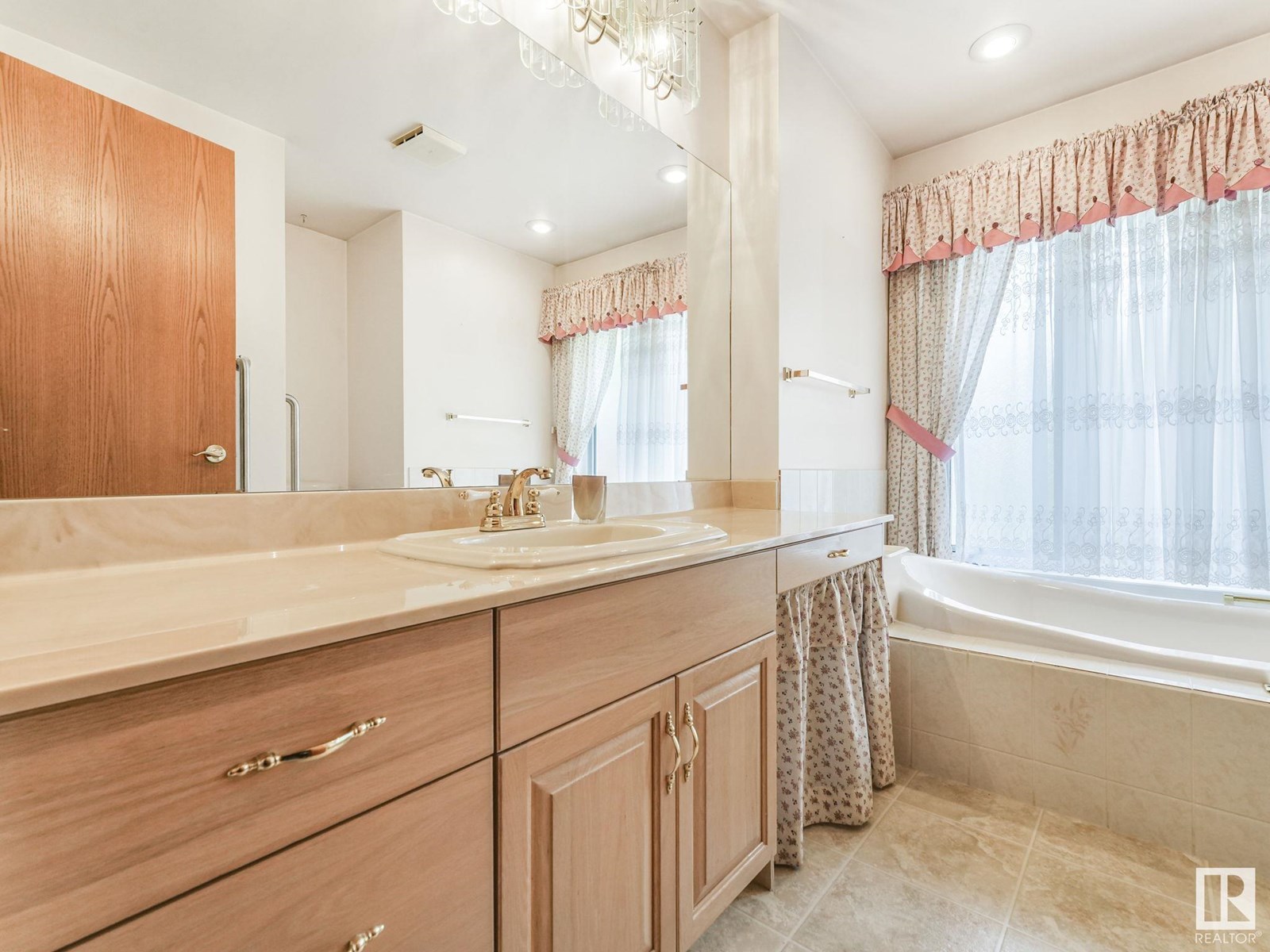 Photo 42 of 1820 Bearspaw Dr W Nw, Edmonton AB