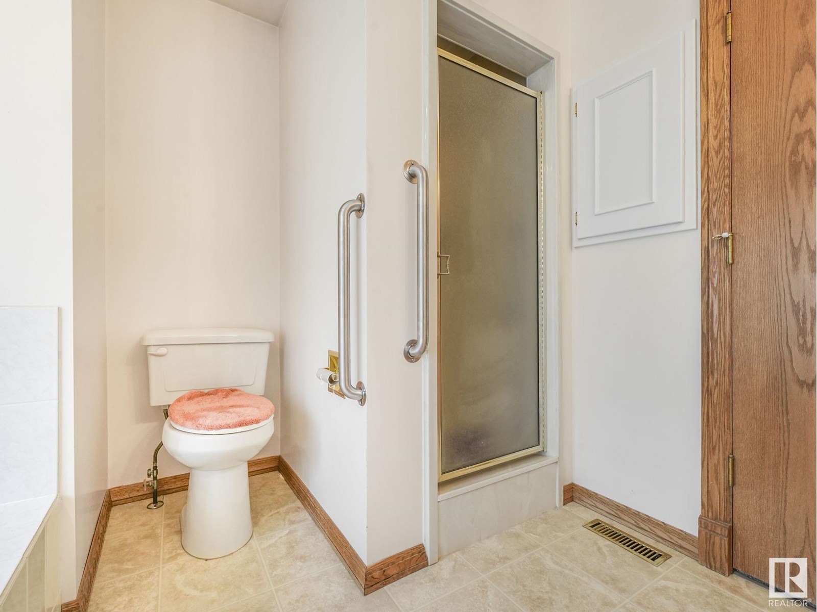 Photo 32 of 1820 Bearspaw Dr W Nw, Edmonton AB