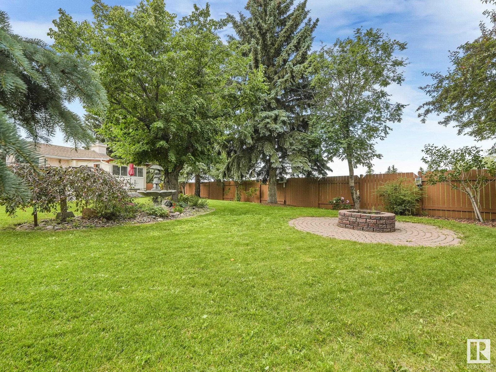 Photo 46 of 1820 Bearspaw Dr W Nw, Edmonton AB