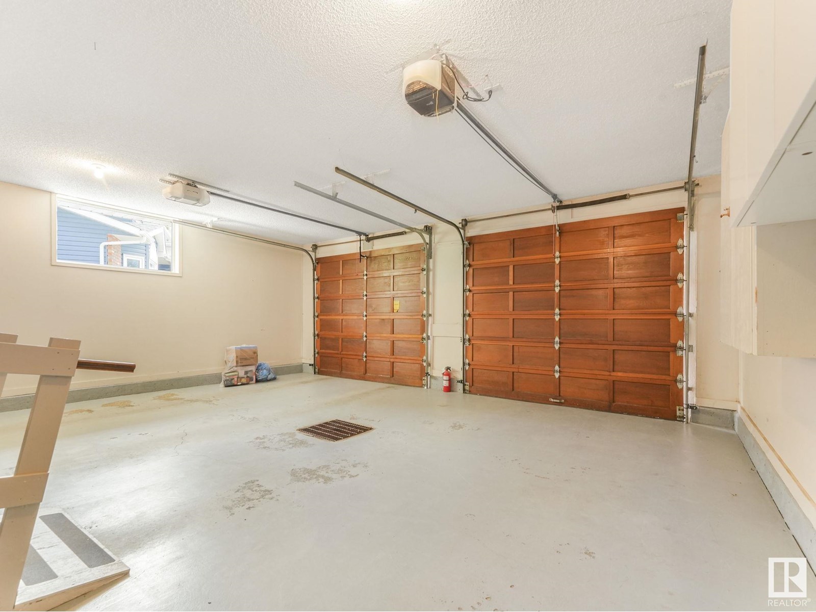 Photo 14 of 1820 Bearspaw Dr W Nw, Edmonton AB
