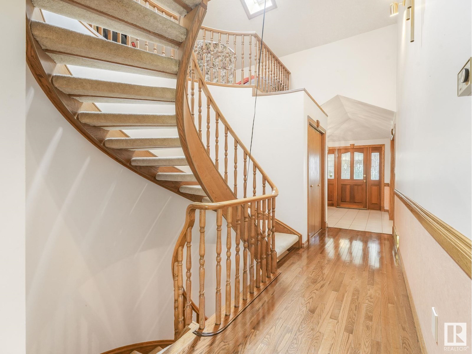 Photo 20 of 1820 Bearspaw Dr W Nw, Edmonton AB