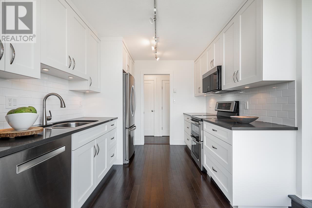 Photo 9 of 903 5425 Yew Street, Vancouver BC