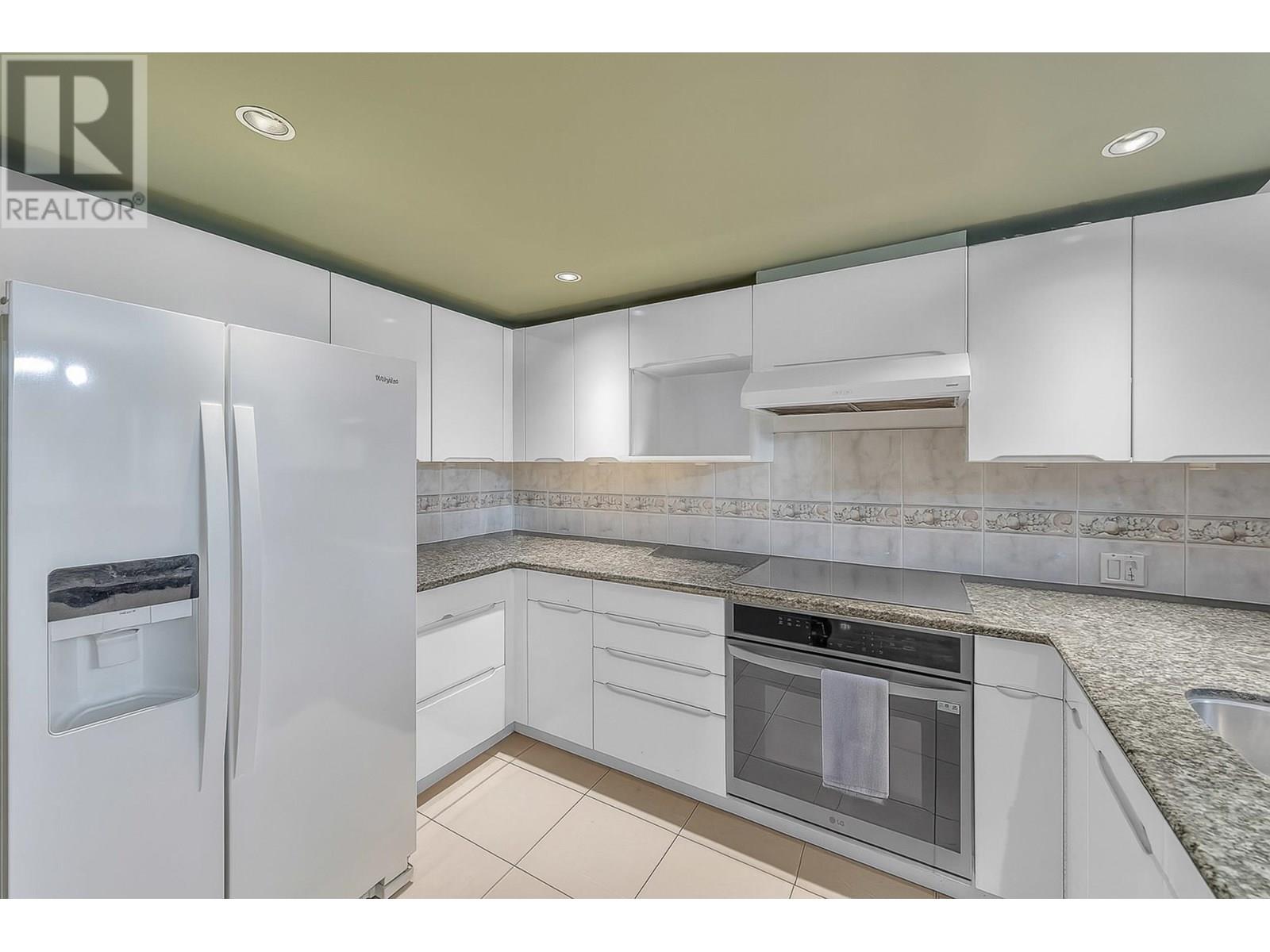 Photo 3 of 305 535 Nicola Street, Vancouver BC
