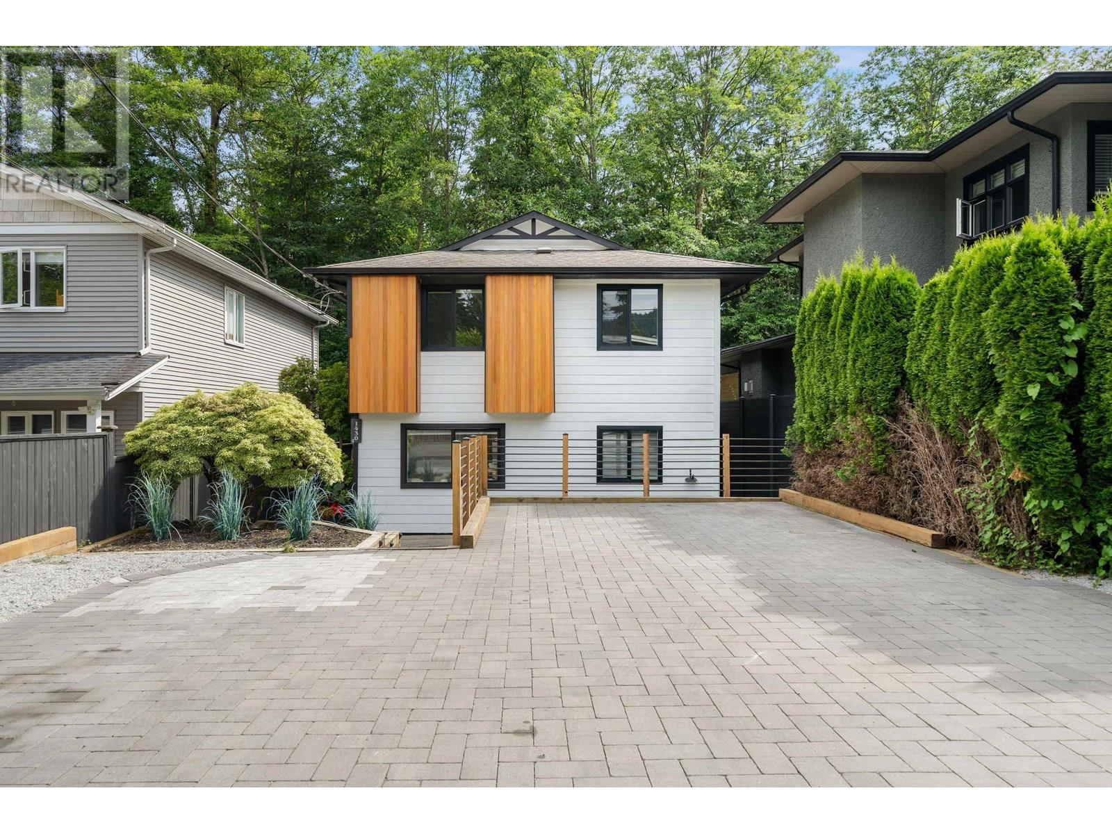 Photo 1 of 1430 Draycott Road, North Vancouver BC