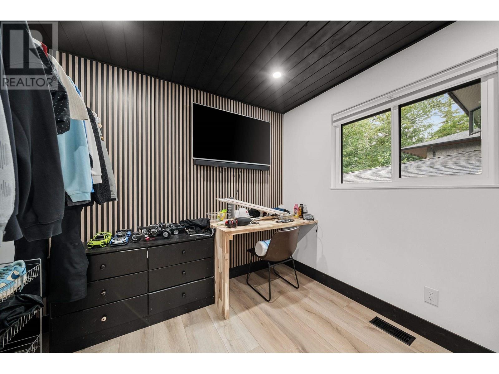 Photo 17 of 1430 Draycott Road, North Vancouver BC