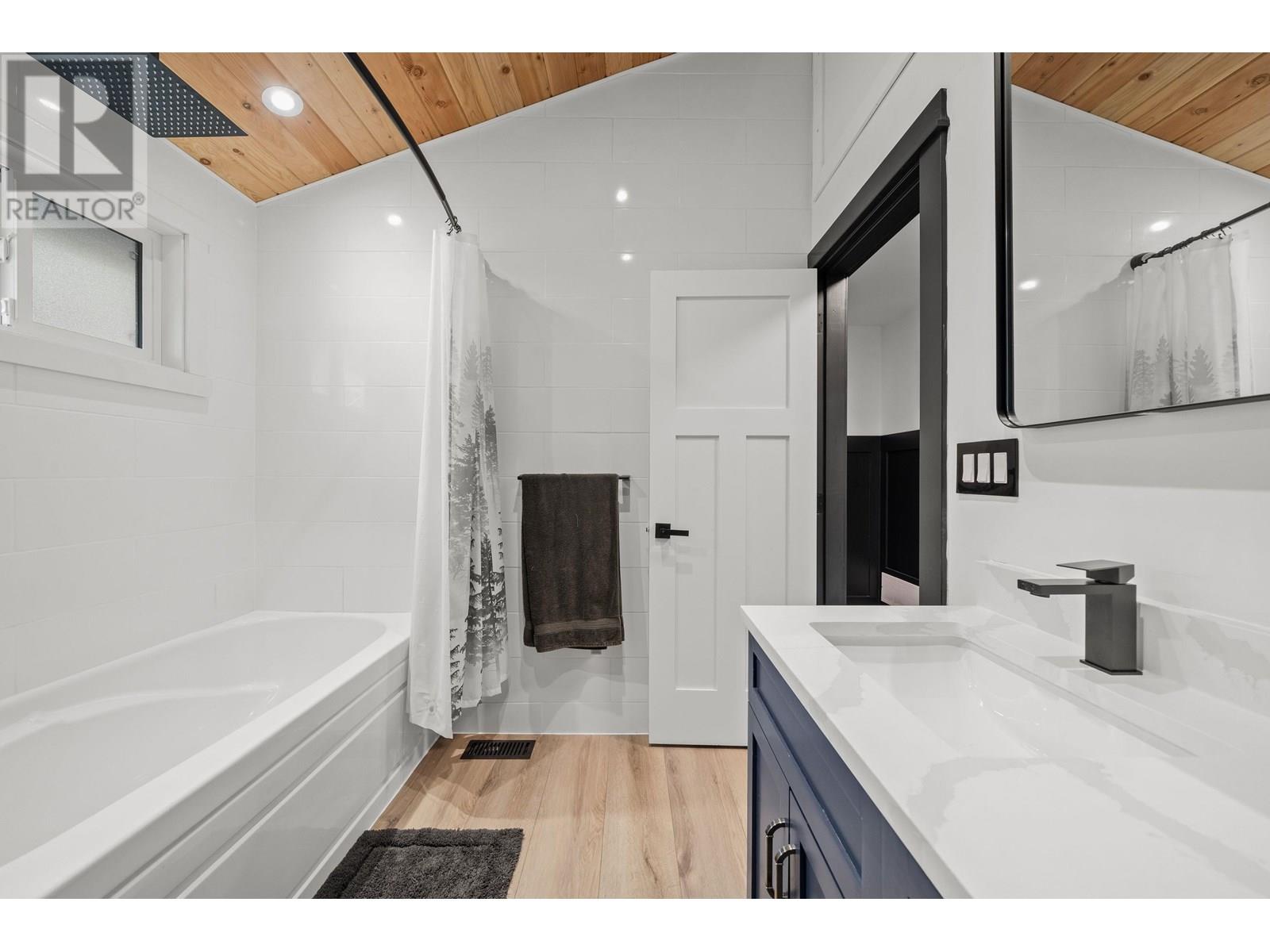 Photo 20 of 1430 Draycott Road, North Vancouver BC