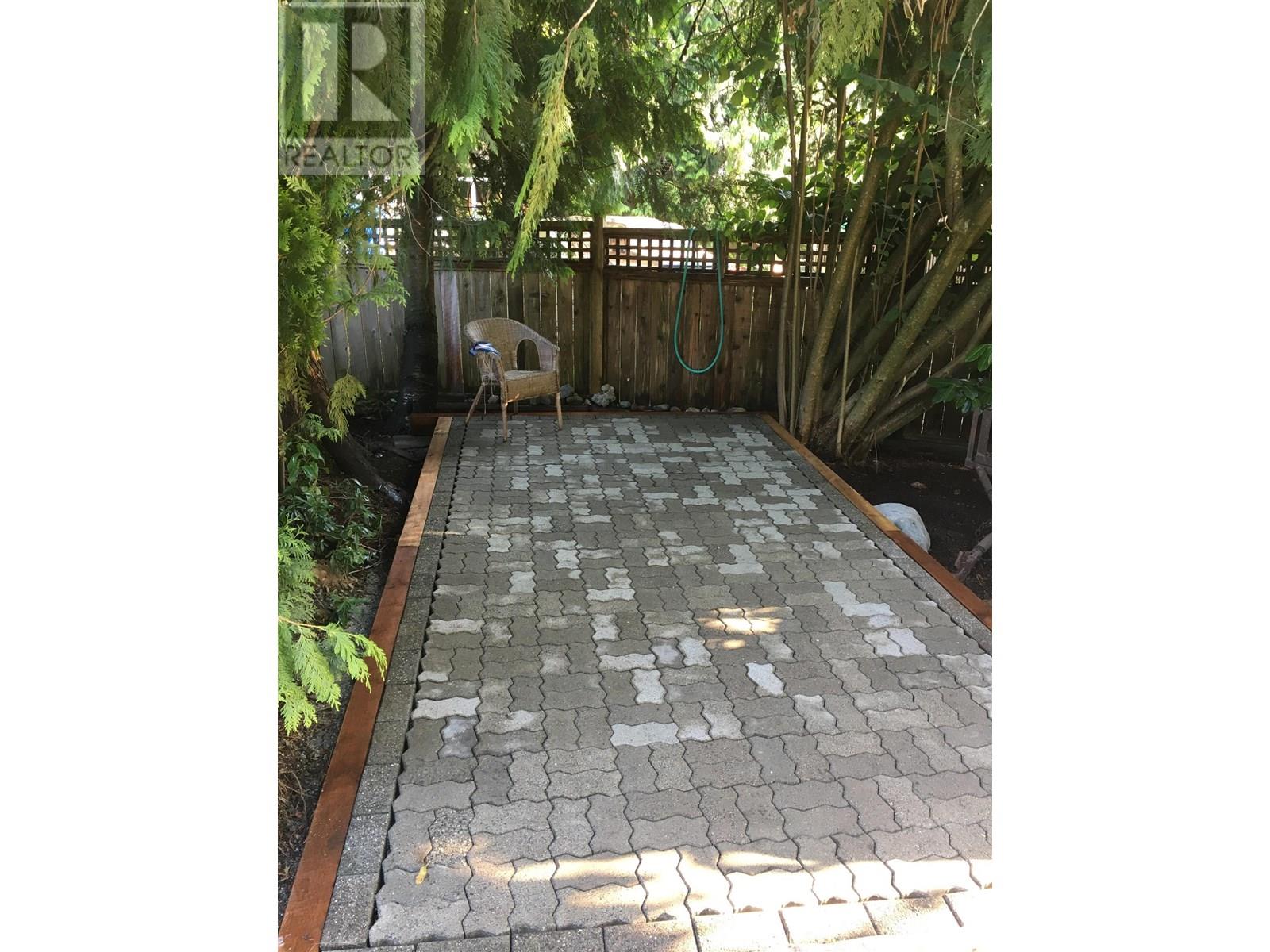 Photo 3 of 516 Webster Avenue, Coquitlam BC