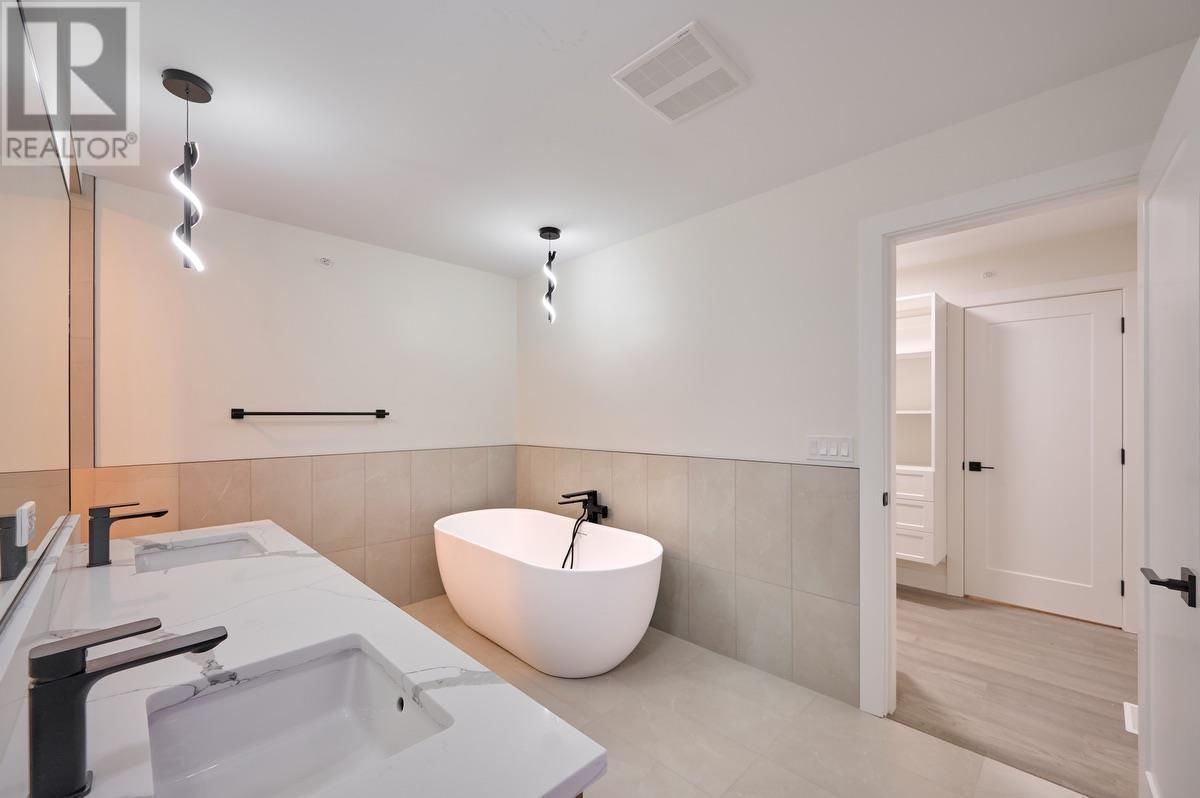Photo 16 of 20351 123 Avenue, Maple Ridge BC