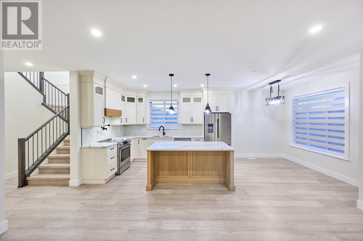 Photo 2 of 20351 123 Avenue, Maple Ridge BC