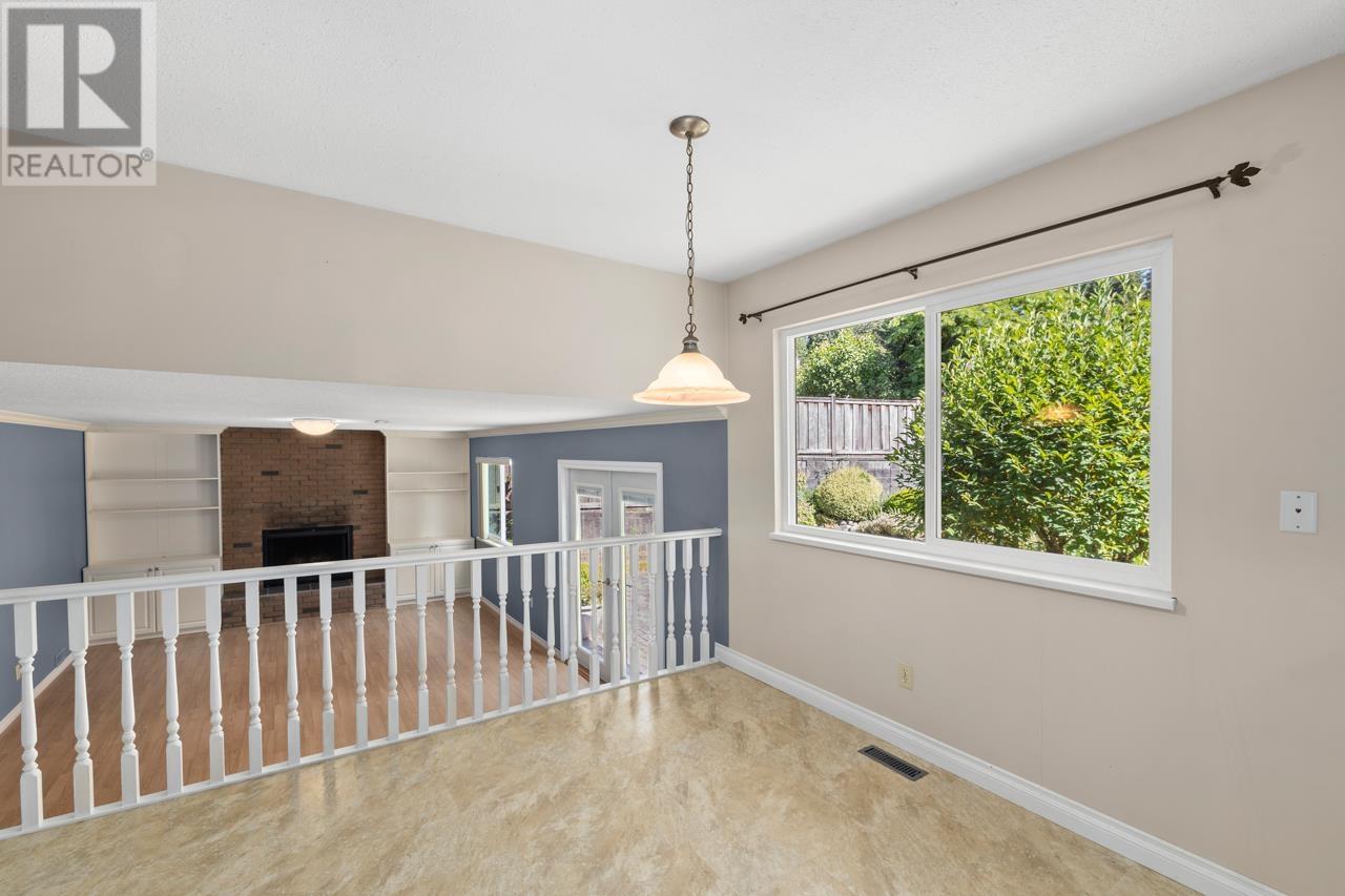 Photo 14 of 1605 Hemlock Place, Port Moody BC
