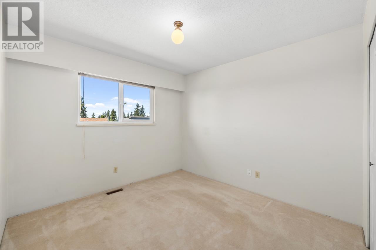Photo 27 of 1605 Hemlock Place, Port Moody BC