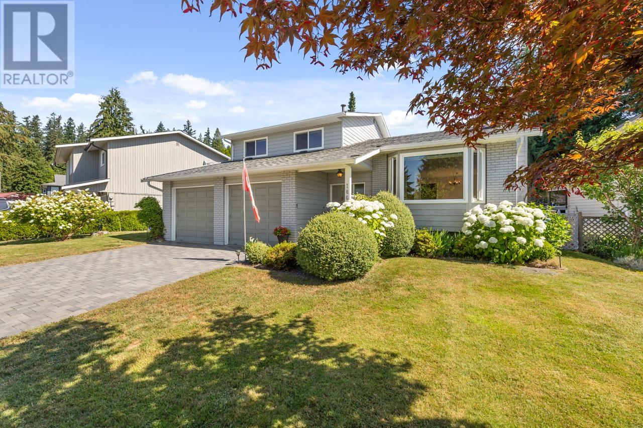 Photo 3 of 1605 Hemlock Place, Port Moody BC