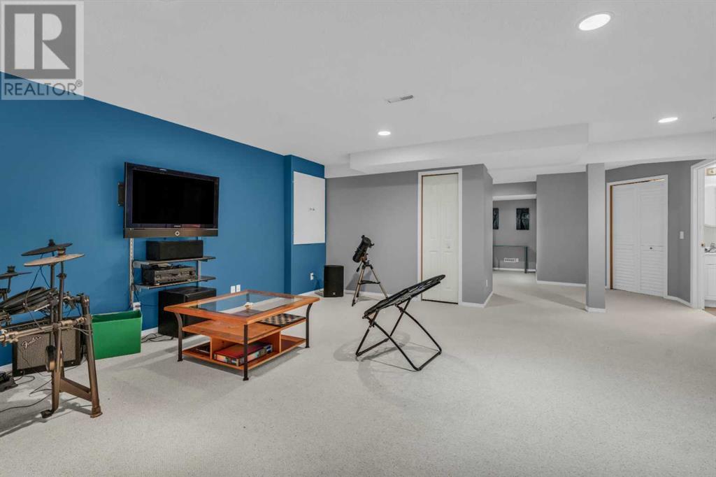 Single Family House for Sale in  Chaparral Manor SE Chaparral Calgary 