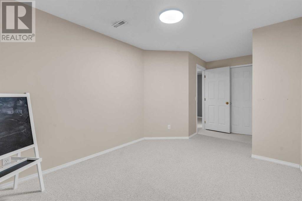 Single Family House for Sale in  Chaparral Manor SE Chaparral Calgary 