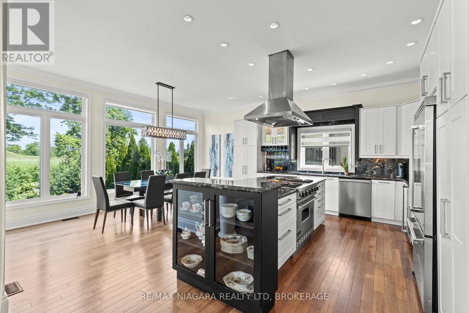 Photo 36 of 8319 Vegter Court, Niagara Falls ON