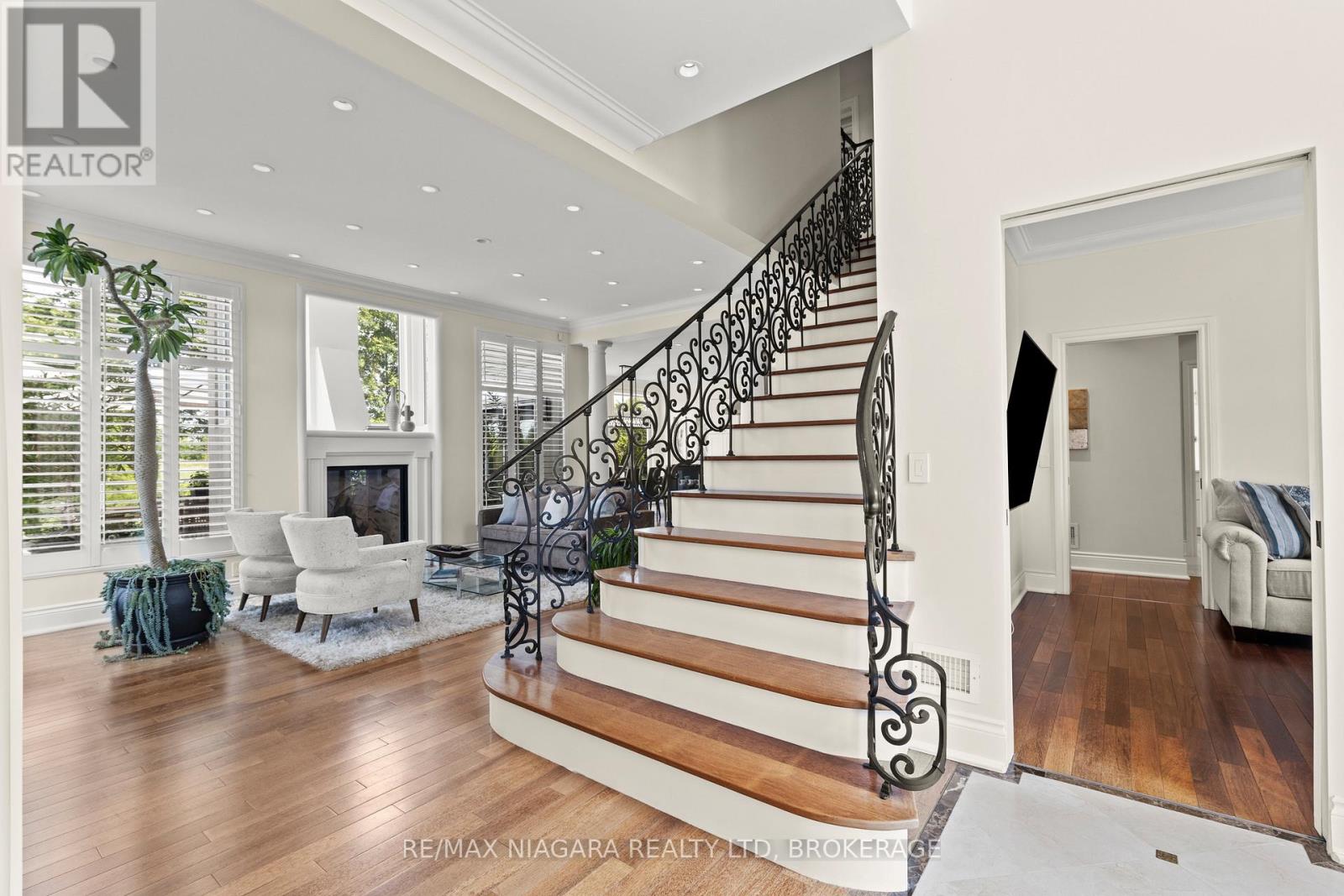 Photo 1 of 8319 Vegter Court, Niagara Falls ON