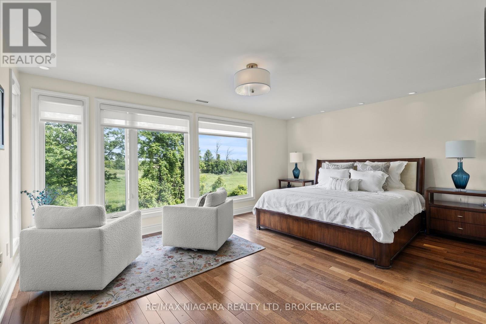 Photo 33 of 8319 Vegter Court, Niagara Falls ON